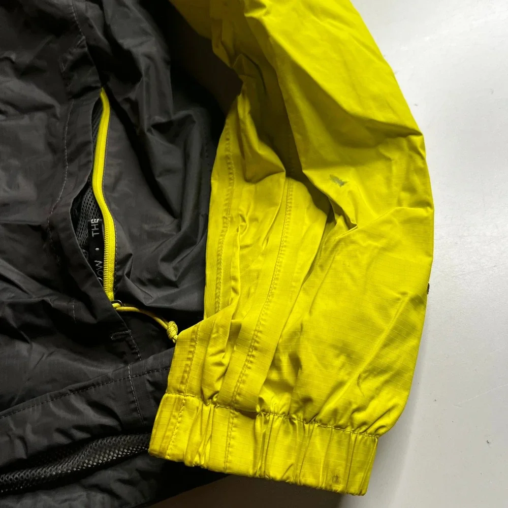 The North Face DryVent Rain Jacket Mens Medium Yellow Grey Hooded Shell SC415526